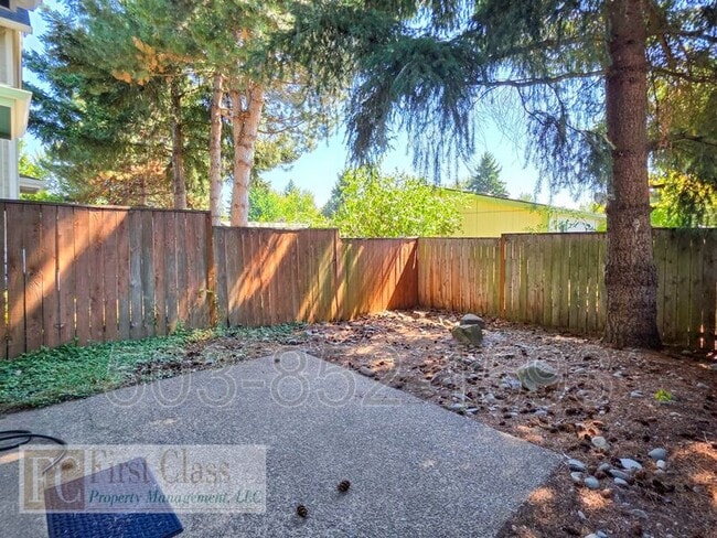Building Photo - 21844 SW VINTNER Ln