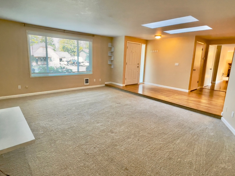 Building Photo - 1145 SW Leschi Dr