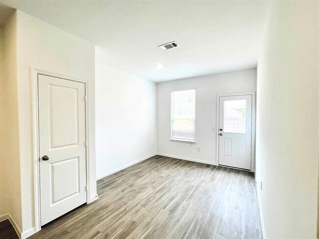 Building Photo - 22627 Bolanzo Ln