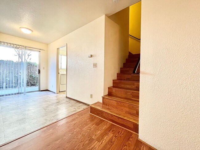 Interior Photo - 720 W 2nd Ave