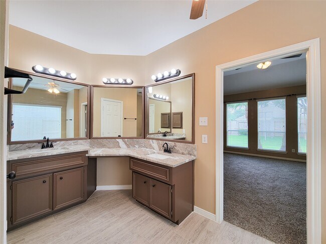 Building Photo - 21122 Golden Sycamore tr