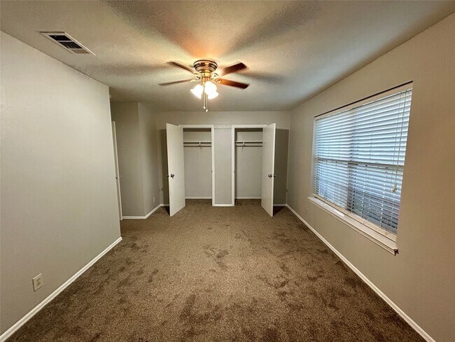 Building Photo - 1408 Kiowa Dr