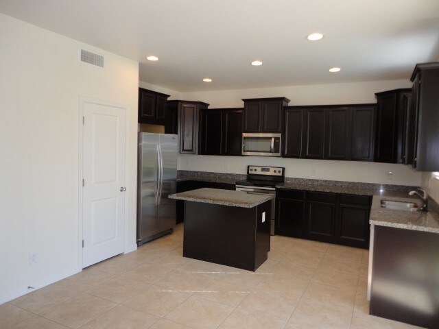 Building Photo - 34360 N Levi Ct