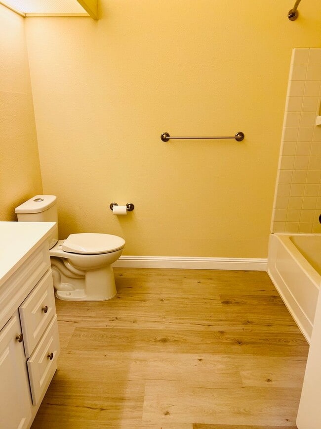 Building Photo - Mililani Mauka 2 bedroom 1 bath townhouse in Kumelewai Court