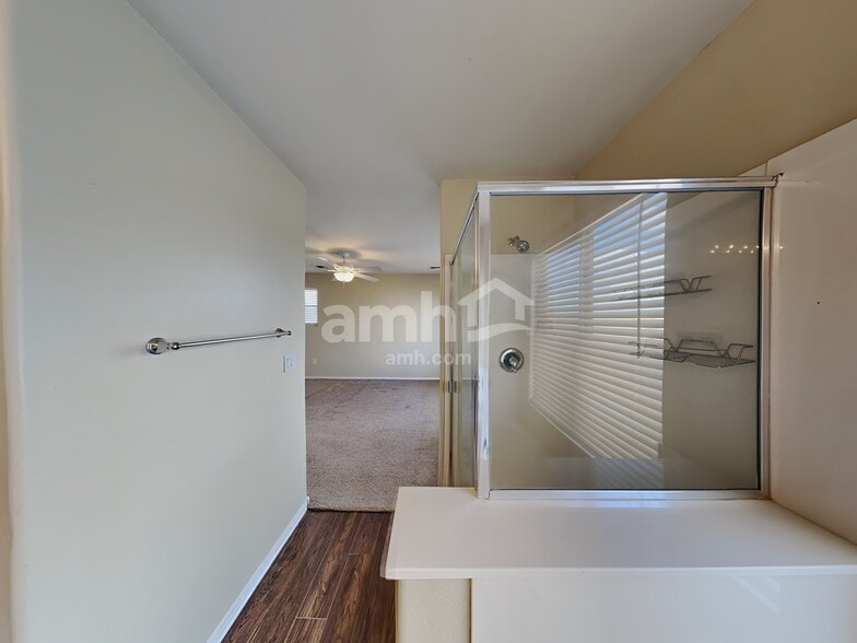 Building Photo - 12951 N Fox Hollow Dr