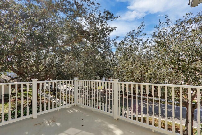 Building Photo - 199 Barbados Dr