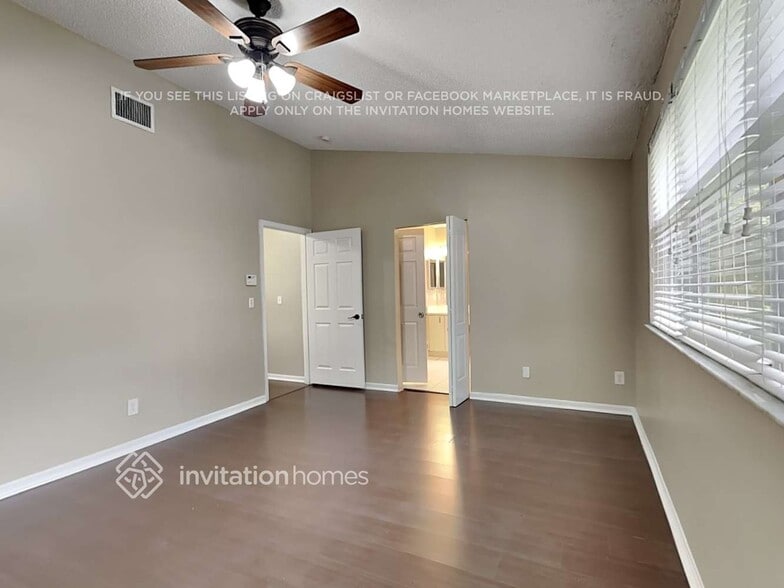 Building Photo - 5542 NW 53rd Cir