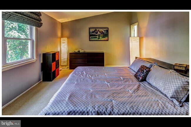 Building Photo - 26 Spring Glen Ct