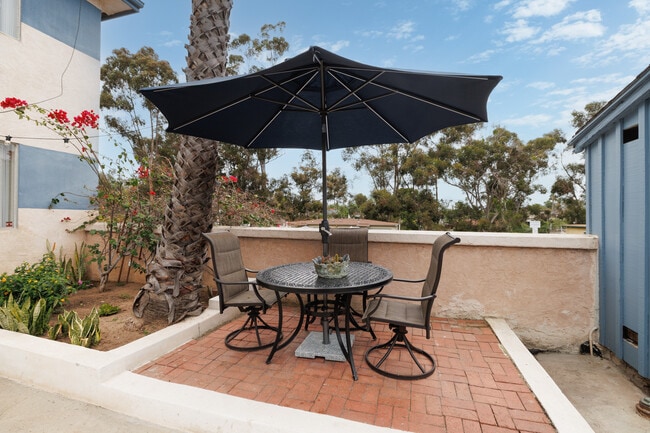 Sun Deck - Golden Grove Manor