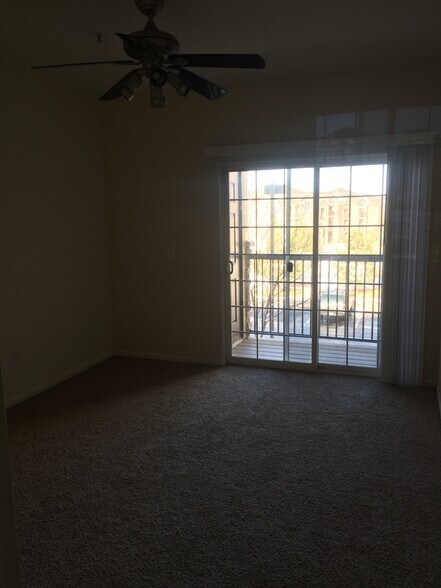 Building Photo - 1450 Blue Sky Way