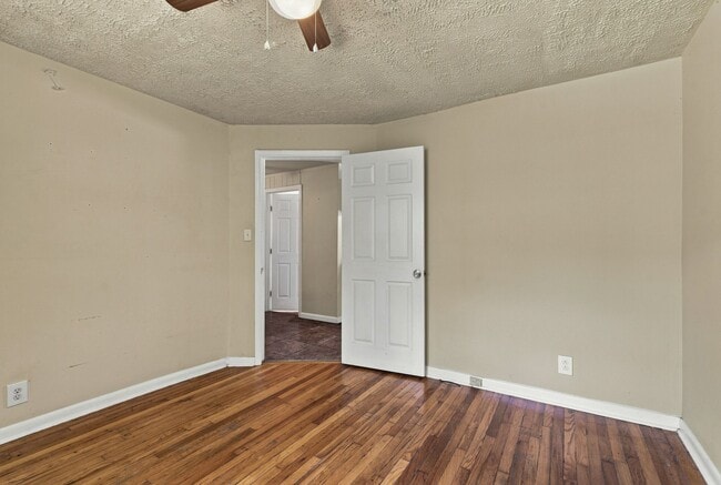 Building Photo - 501 Weakley Ave