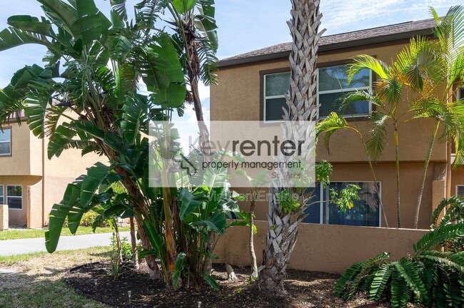 Building Photo - 1833 Clearbrooke Dr