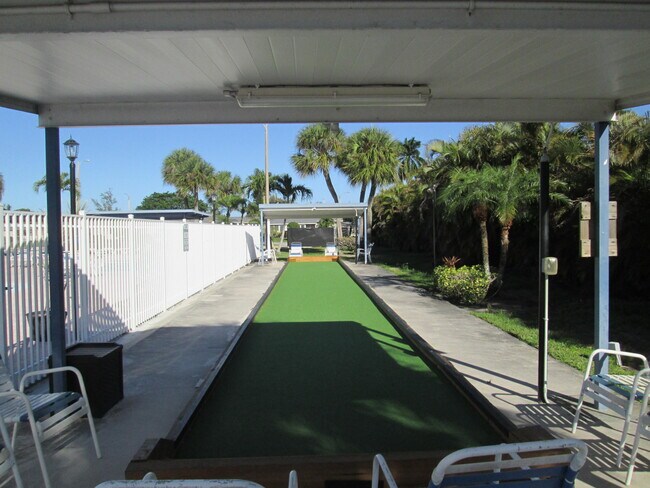 Building Photo - 2731 Barkley Dr W