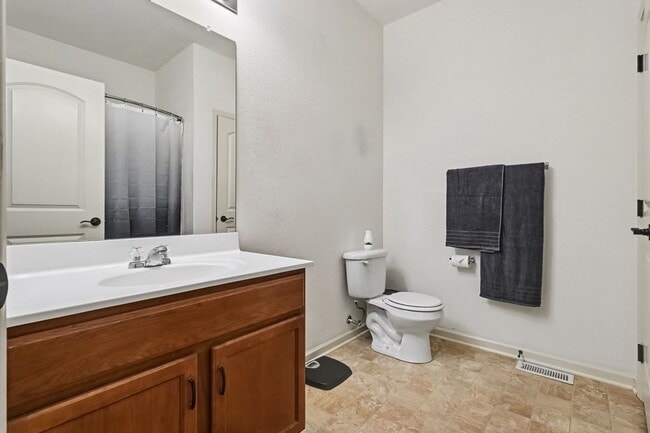 Building Photo - 8421 S 164th St