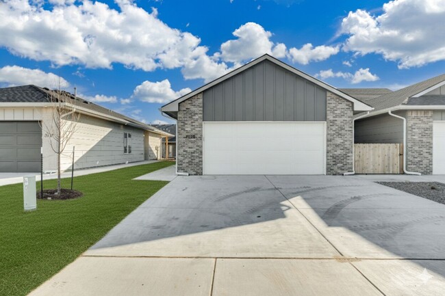 Building Photo - Pineway Maxwell Plan