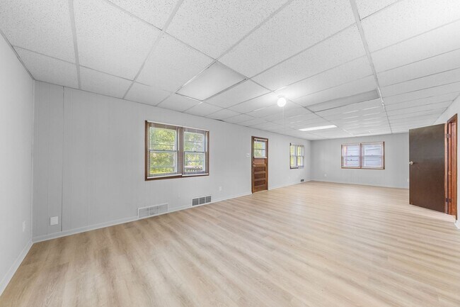 Building Photo - Cozy 3-Bedroom Home in Ferguson – $1,499/m...