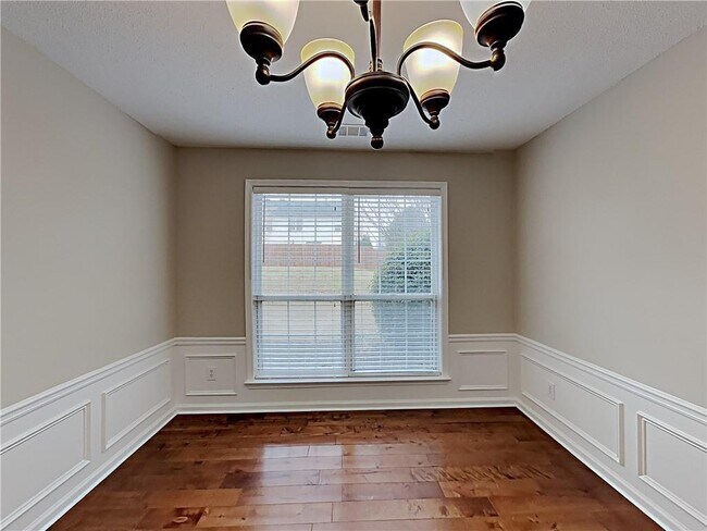 Building Photo - 3930 Lake Lanier Dr NW