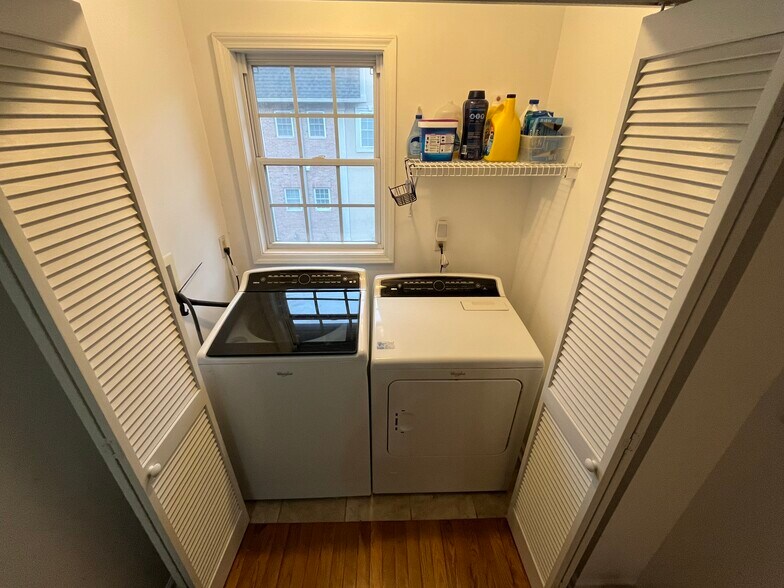 Building Photo - 308 Hamilton Pl