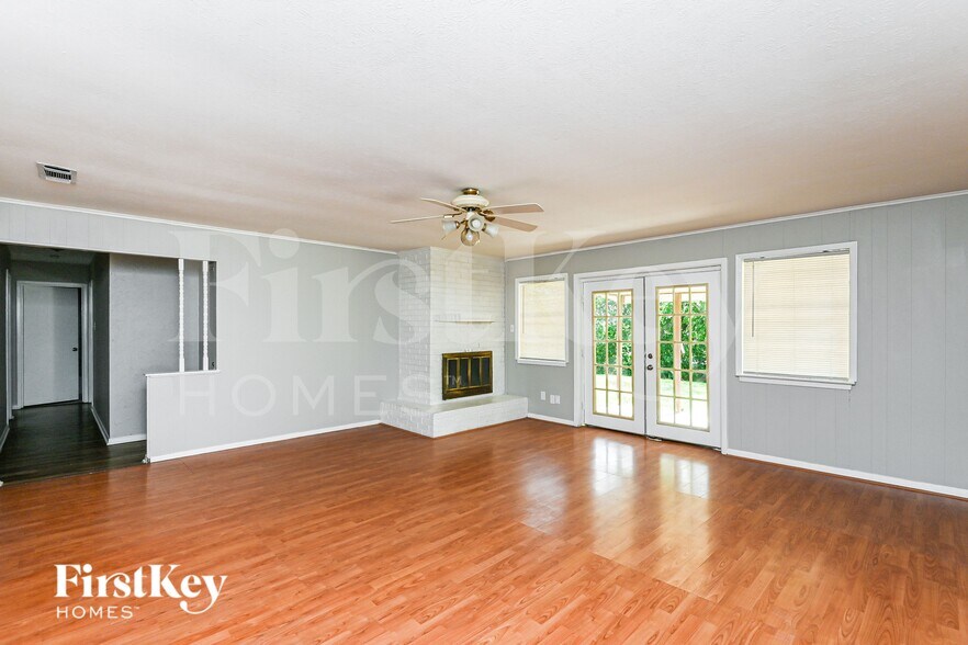 Building Photo - 2908 Portales Dr