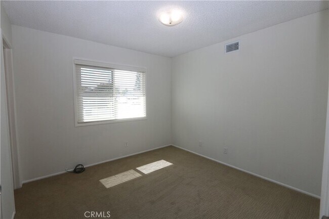 Building Photo - 16572 Patricia Ln