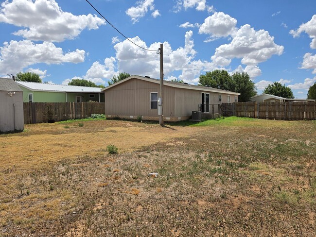 Building Photo - 1617 E Brazos St