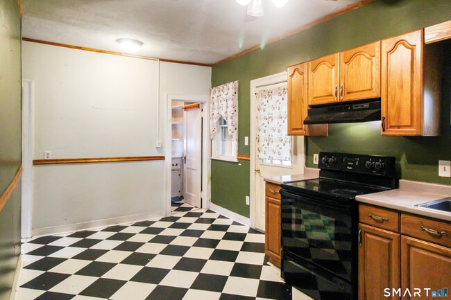 Building Photo - 32 Ingraham Pl