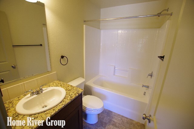 Building Photo - 1465 W Deer Crest St