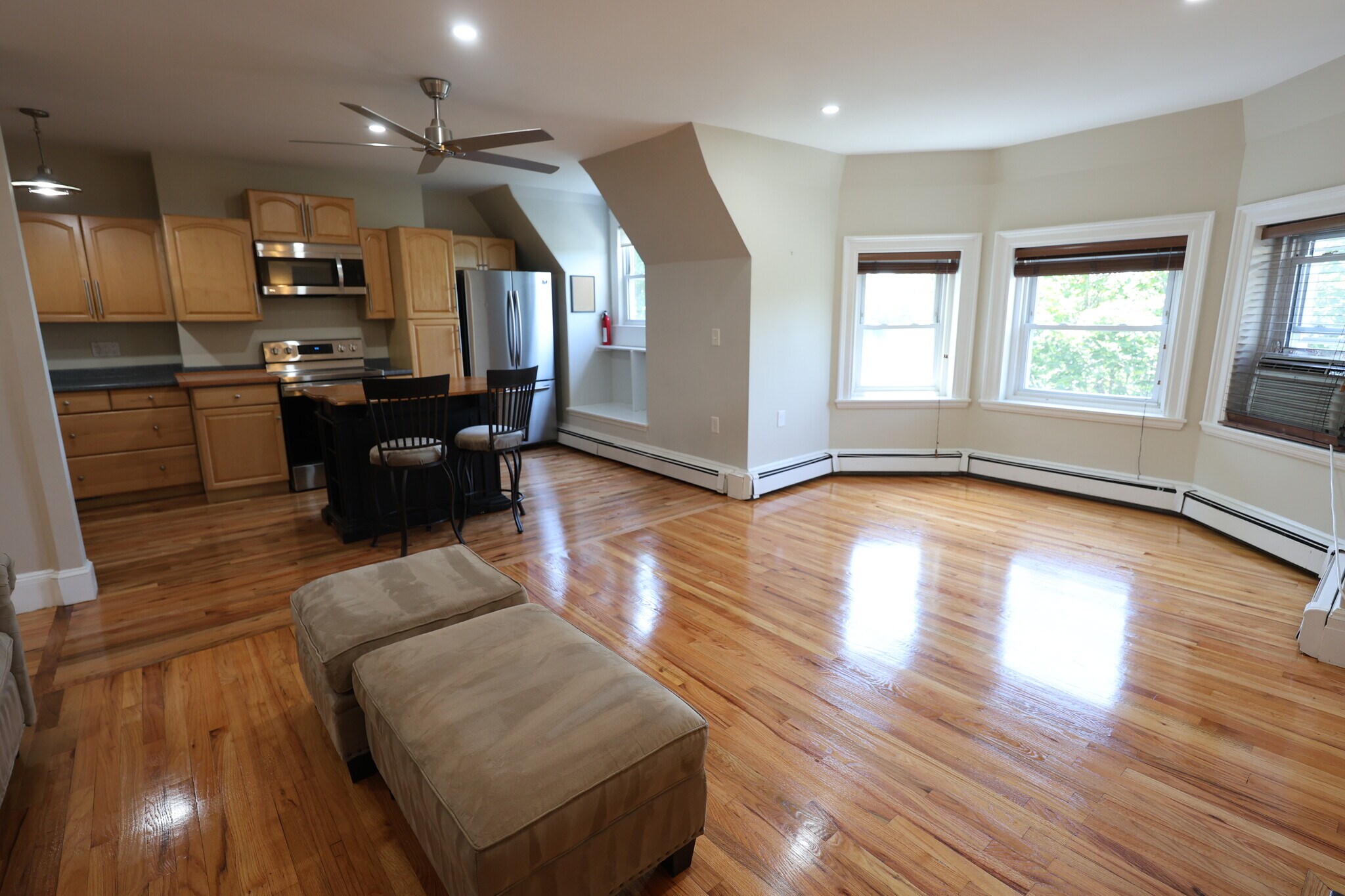 Building Photo - 318 Tappan St