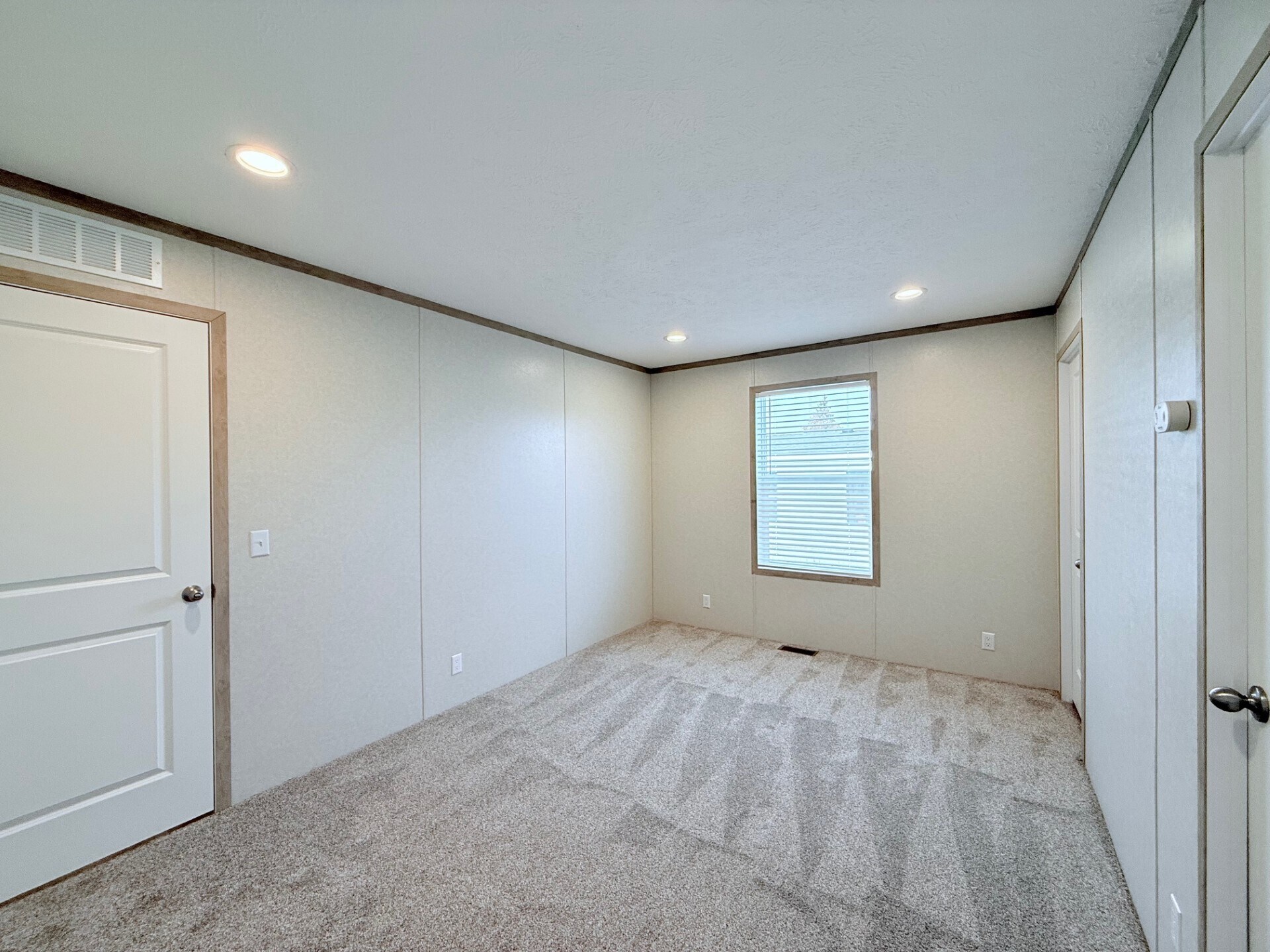 Building Photo - 52758 S Yorktown Ct