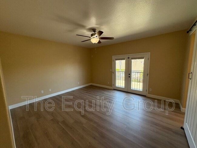 Building Photo - 938 W Encore Dr