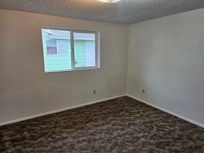 Building Photo - 208 Aquarius Way