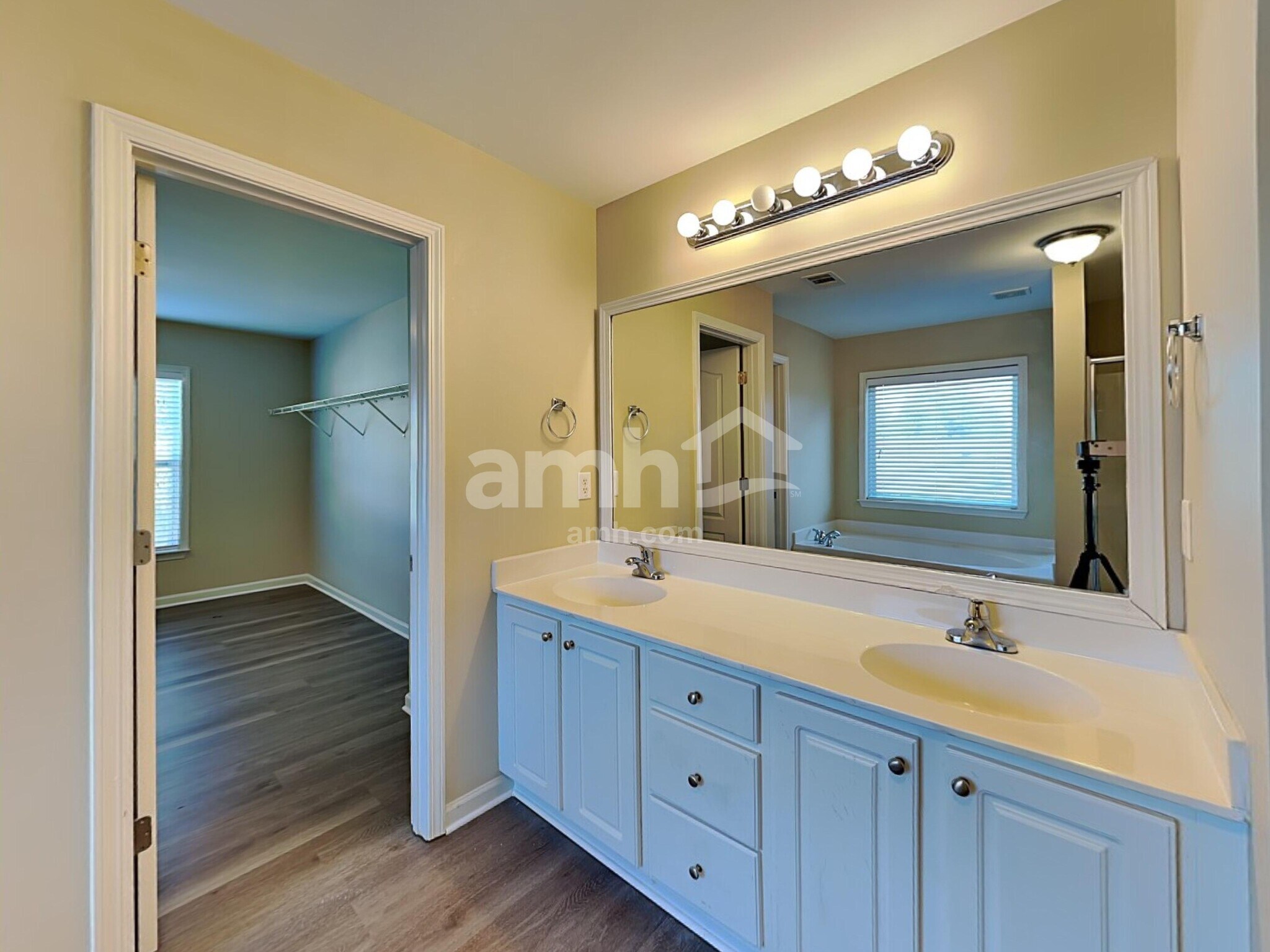 Building Photo - 1205 Ethans Way