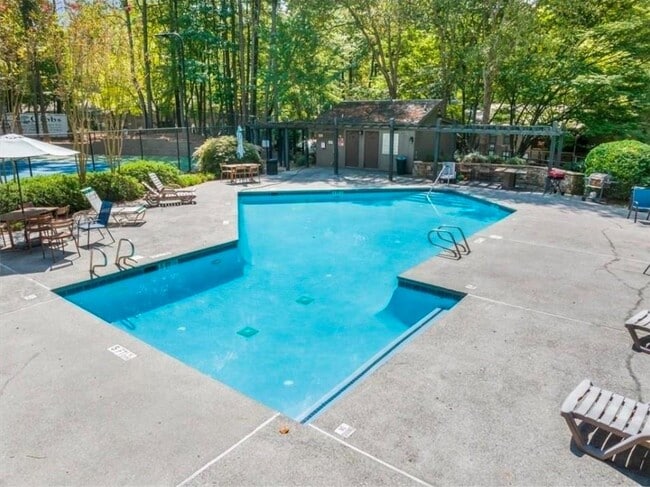 Building Photo - 2105 Cumberland Ct SE