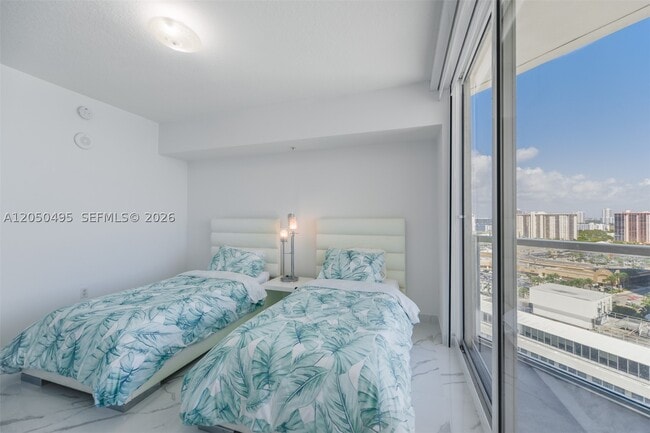 Building Photo - 16699 Collins Ave