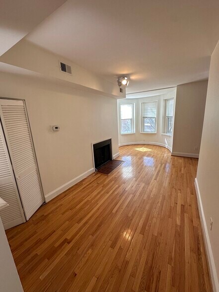 Building Photo - 1013 P St NW