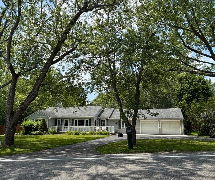 Building Photo - 1051 Mill Rd