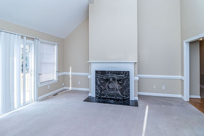 Building Photo - MUST SEE 3 BR | 2 BA w/ Finished Bonus Roo...