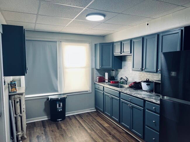 Building Photo - 214 Sabattus St