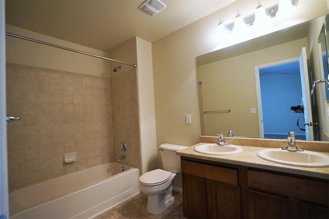 Building Photo - 7468 Skyline Way