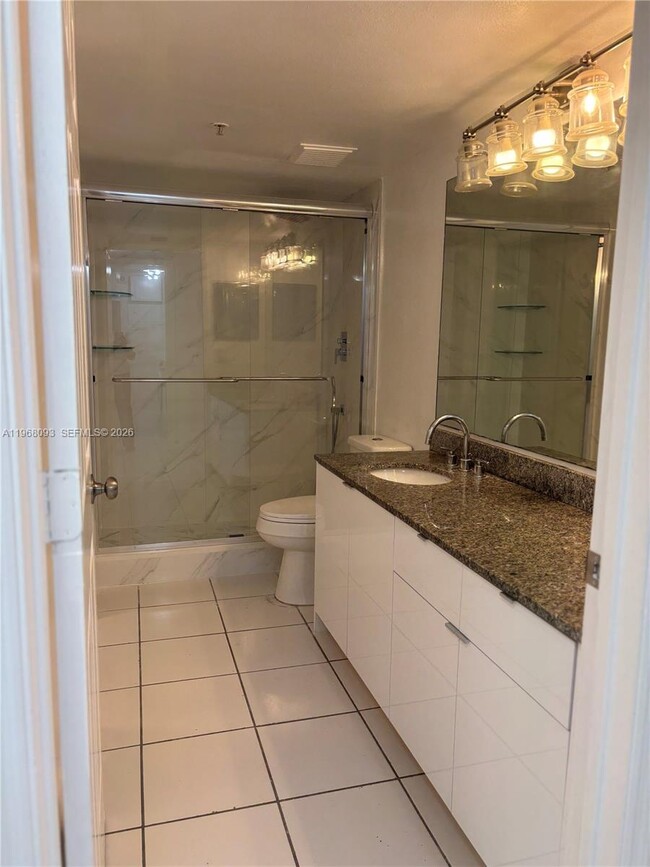 Building Photo - 2433 Centergate Dr