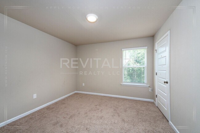 Building Photo - Stunning 2-Story 4 BD 2.5 BA House in Spanish Fort!