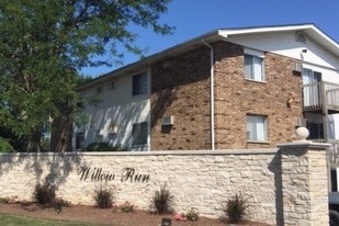 Building Photo - Willow Run of Crest Hill