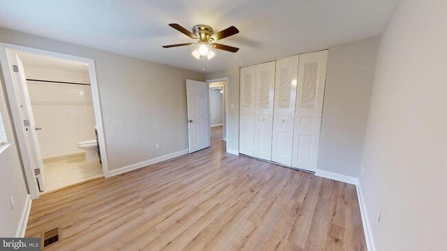 Building Photo - 8465 Yellow Leaf Ct
