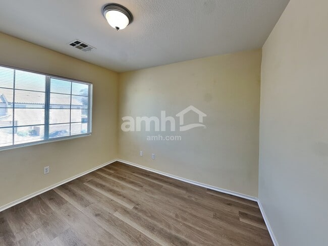 Building Photo - 6345 Hamilton Grove Ave