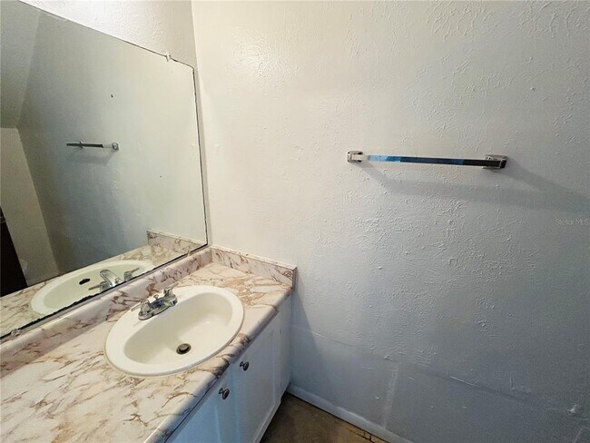 Building Photo - 3912 Crayrich Cir