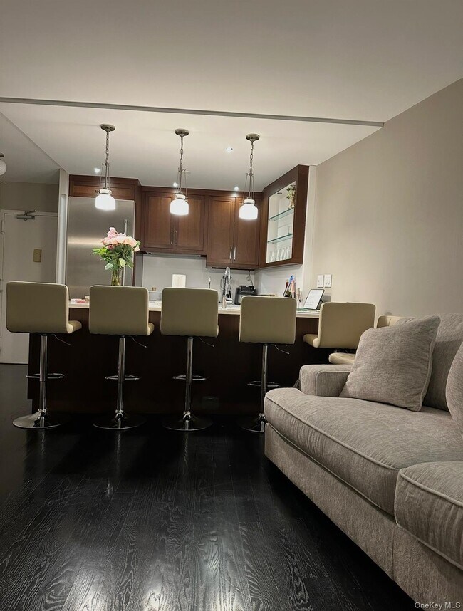 Building Photo - 25-40-40 Shore Blvd