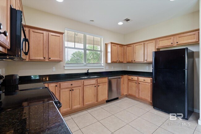 Building Photo - 8795 Bainbridge Dr
