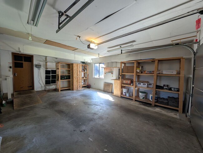 Building Photo - Tracyton Stunner! Available Now! 1/3 Acre FULLY Fenced.