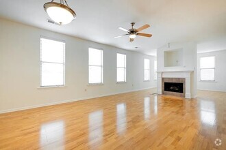 Building Photo - Downtown Beautiful 2 Bedroom/2 Bath Condom...