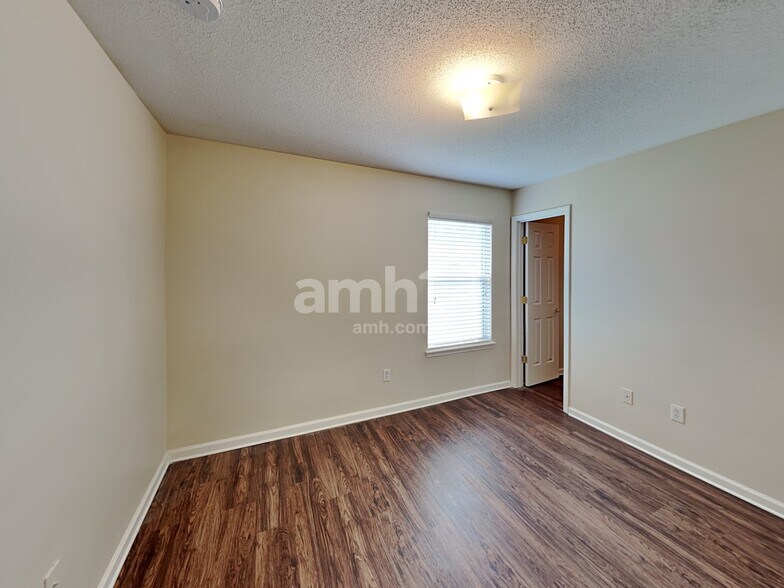 Building Photo - 11134 Lauren Oak Ln